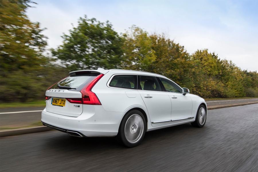  Volvo V90 T8 Inscription 2017 года  (UK) (фото 26 из 28)